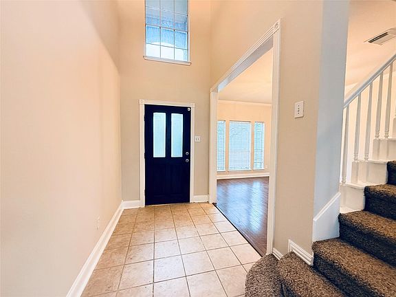 3rd image of 16927 Tower Rdg