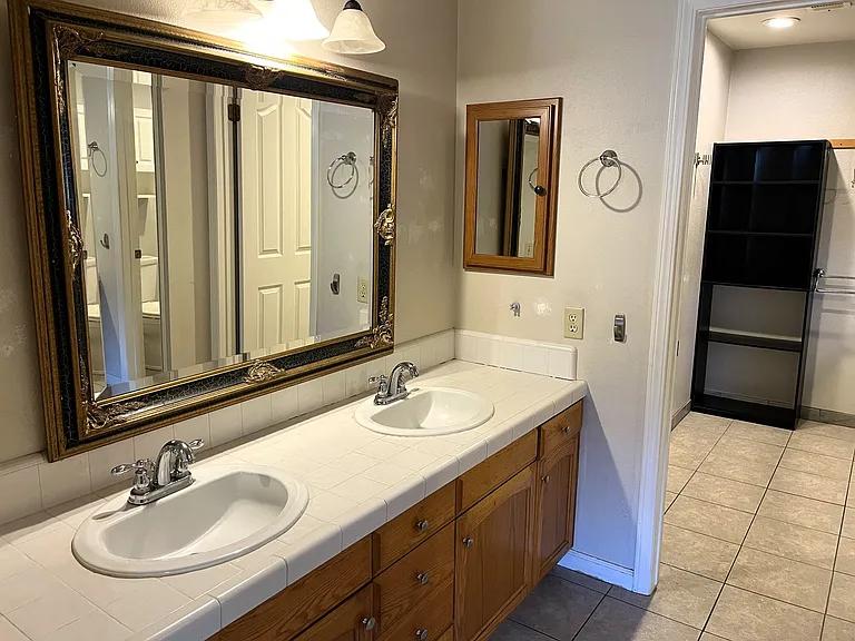 7025 London Dr — Photo 22