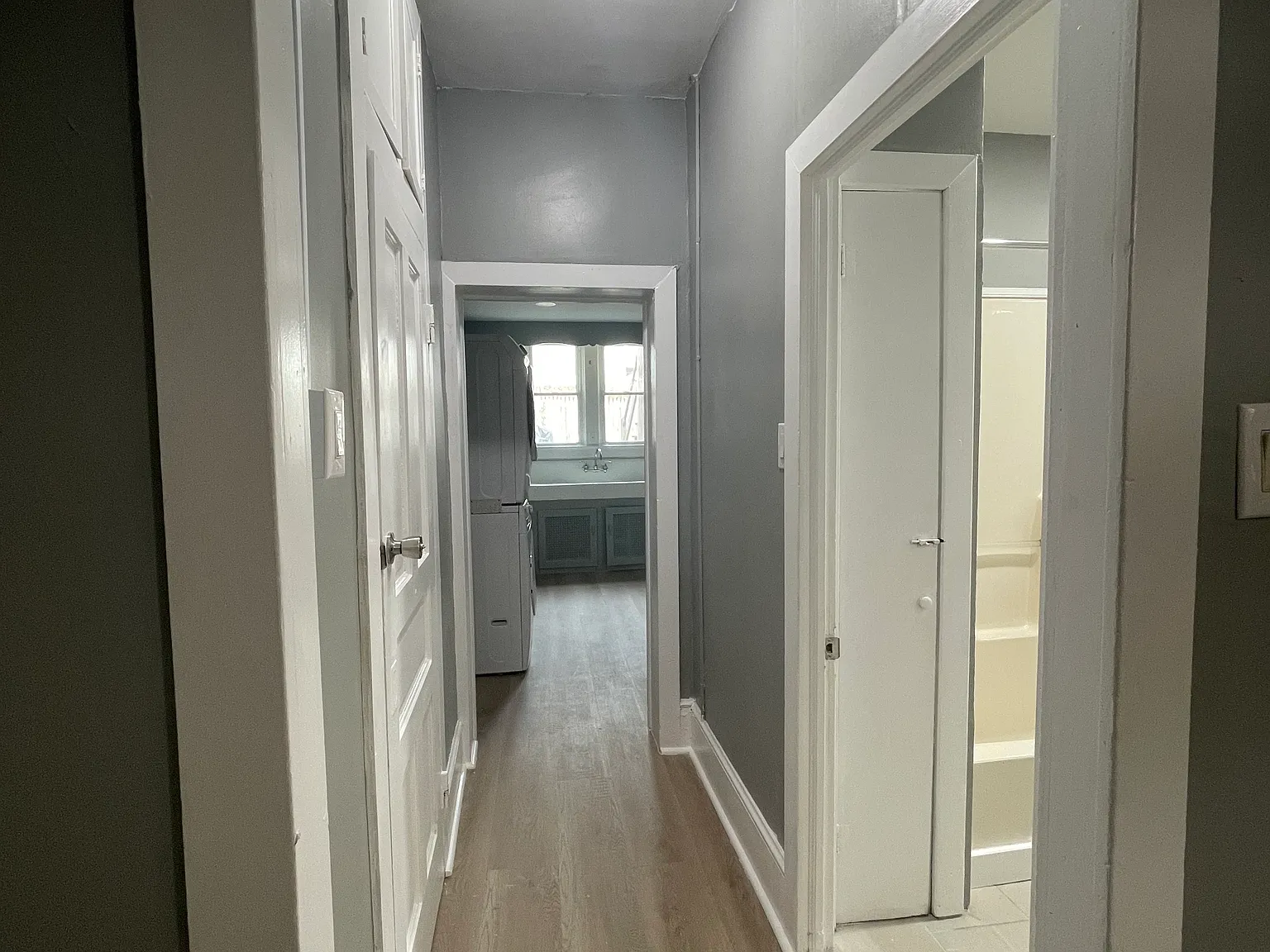 2 bed, $1,300 — Photo 4