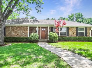 5614 Ledgestone Dr, Dallas, TX 75214