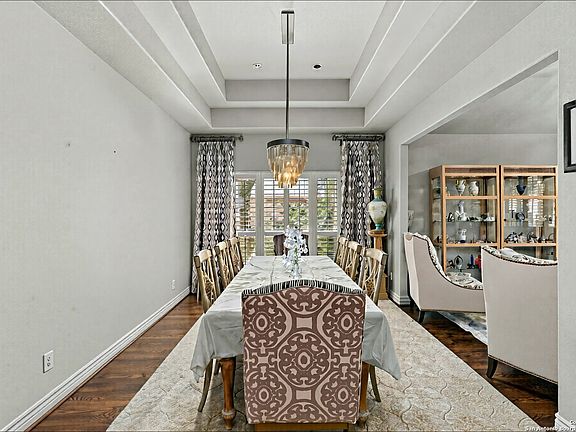 4th image of 126 Westcourt