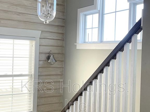 2nd image of 2604 E Pembroke Ave
