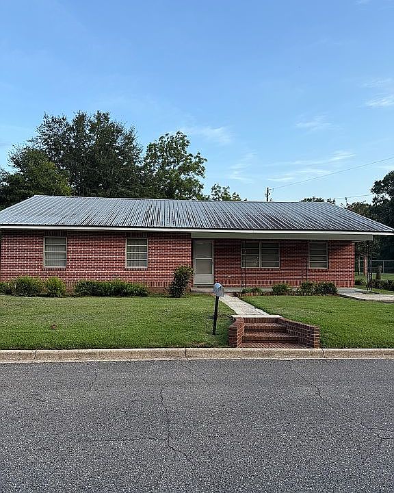 1st image of 207 W Hildreth Ave