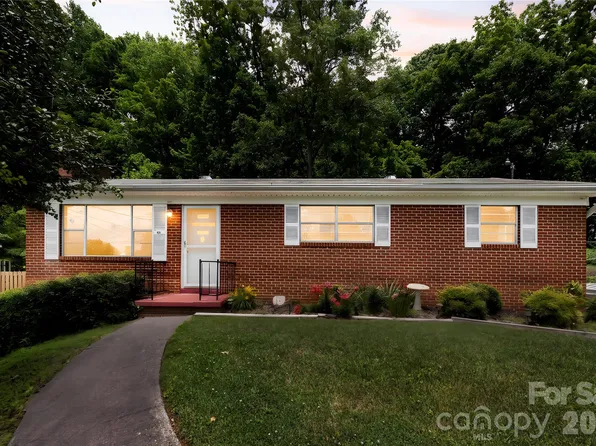 309 Oak Hill Rd, Candler, NC 28715
