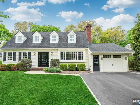 267 Merlin Pl, Wyckoff, NJ 07481