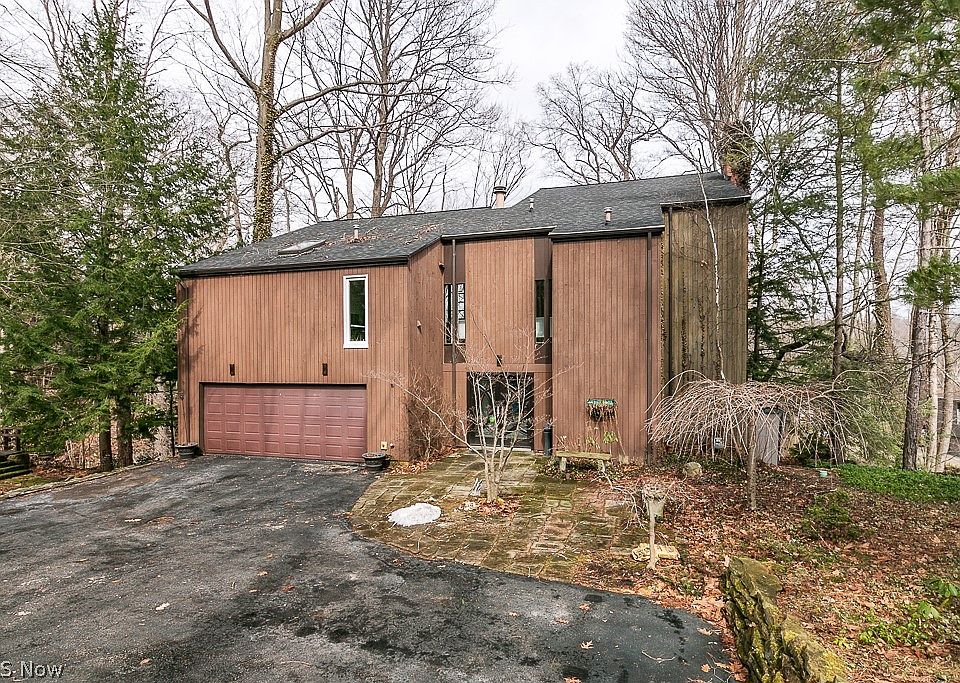 8616 Tanglewood Trl, Chagrin Falls, OH 44023 Zillow