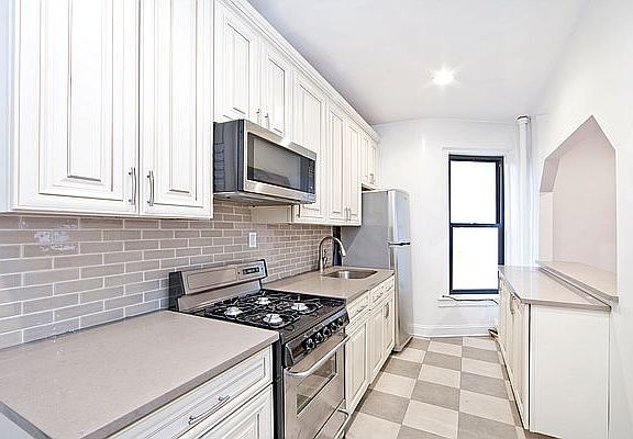 4th image of 37 King St APT 3H