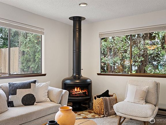 5th image of 9545 Interlake Avenue N