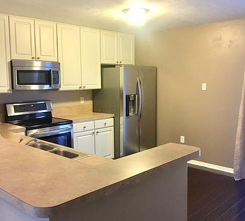 5th image of 8390 Sawmill Green Dr