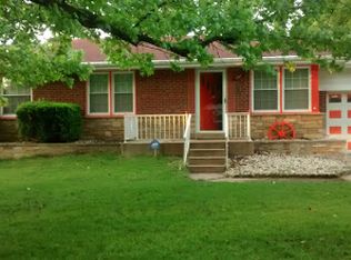 1101 Nectar Dr, Saint Louis, MO 63137