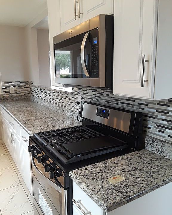 1st image of 1542 W Hoye Pl