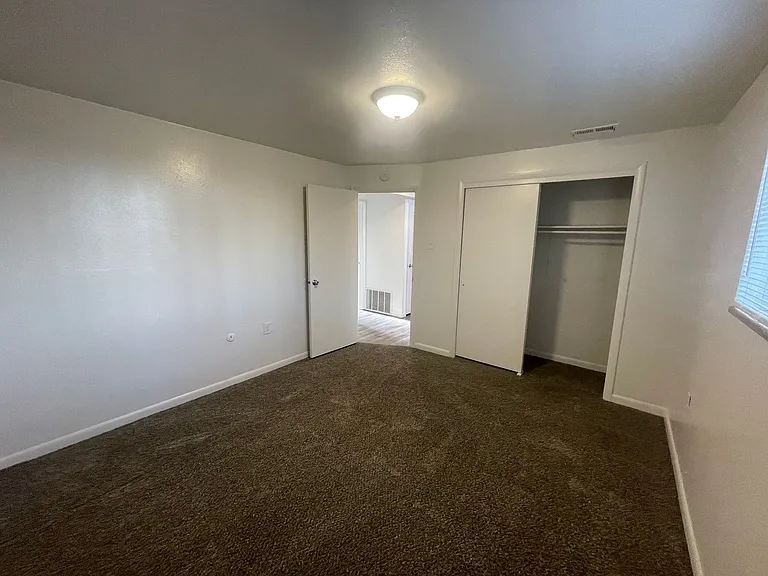 1113 W Arroyo Ave — Photo 10