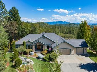 365 Seclusion Loop, Grants Pass, OR 97526