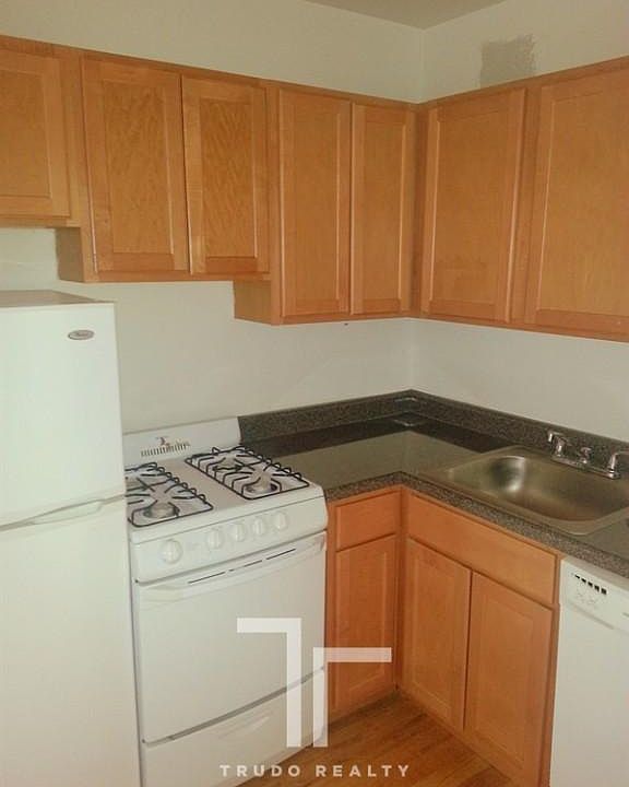 1st image of 739 W Belmont Ave APT 304