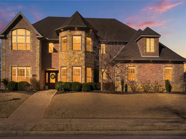 405 NW O St, Bentonville, AR 72712