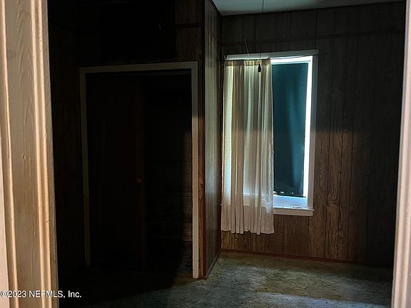 5th image of 114 E HICKS Street