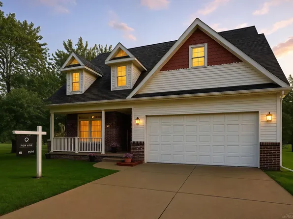 2685 Diane Marie Ct, Waterford, MI 48329