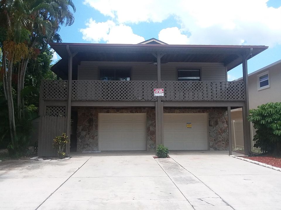 116 10th Ave. (6 houses from beach)