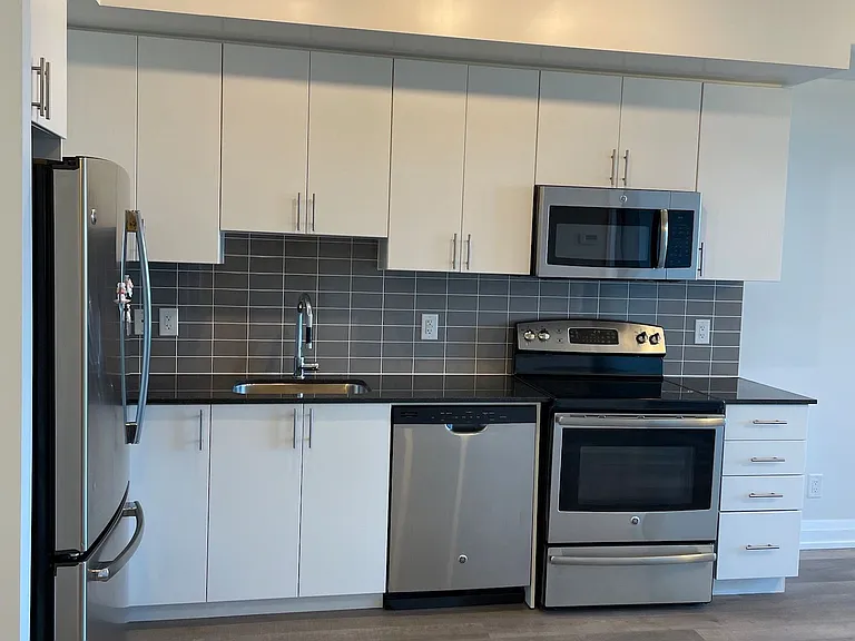 7167 Yonge St #508 — Photo 8