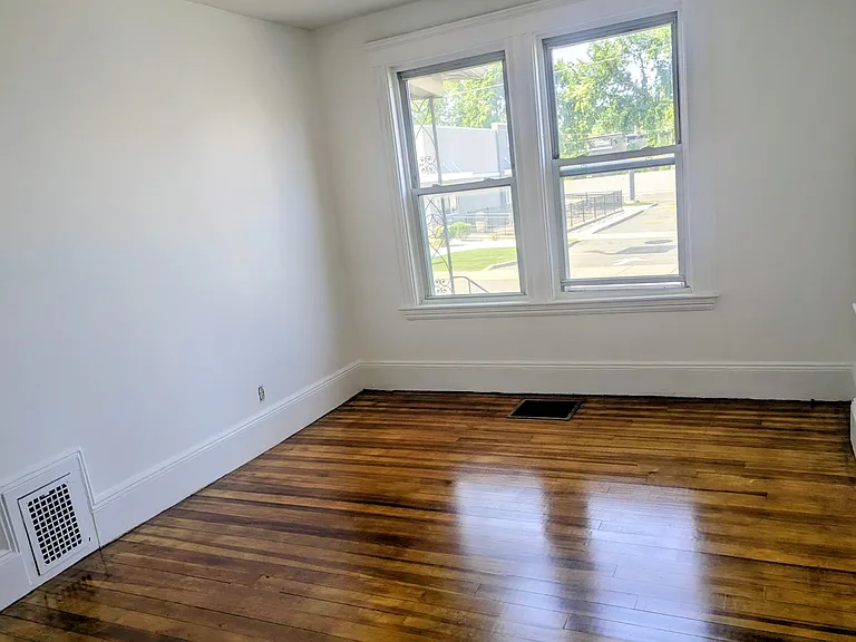 101 Ocean Ave #1R — Photo 9