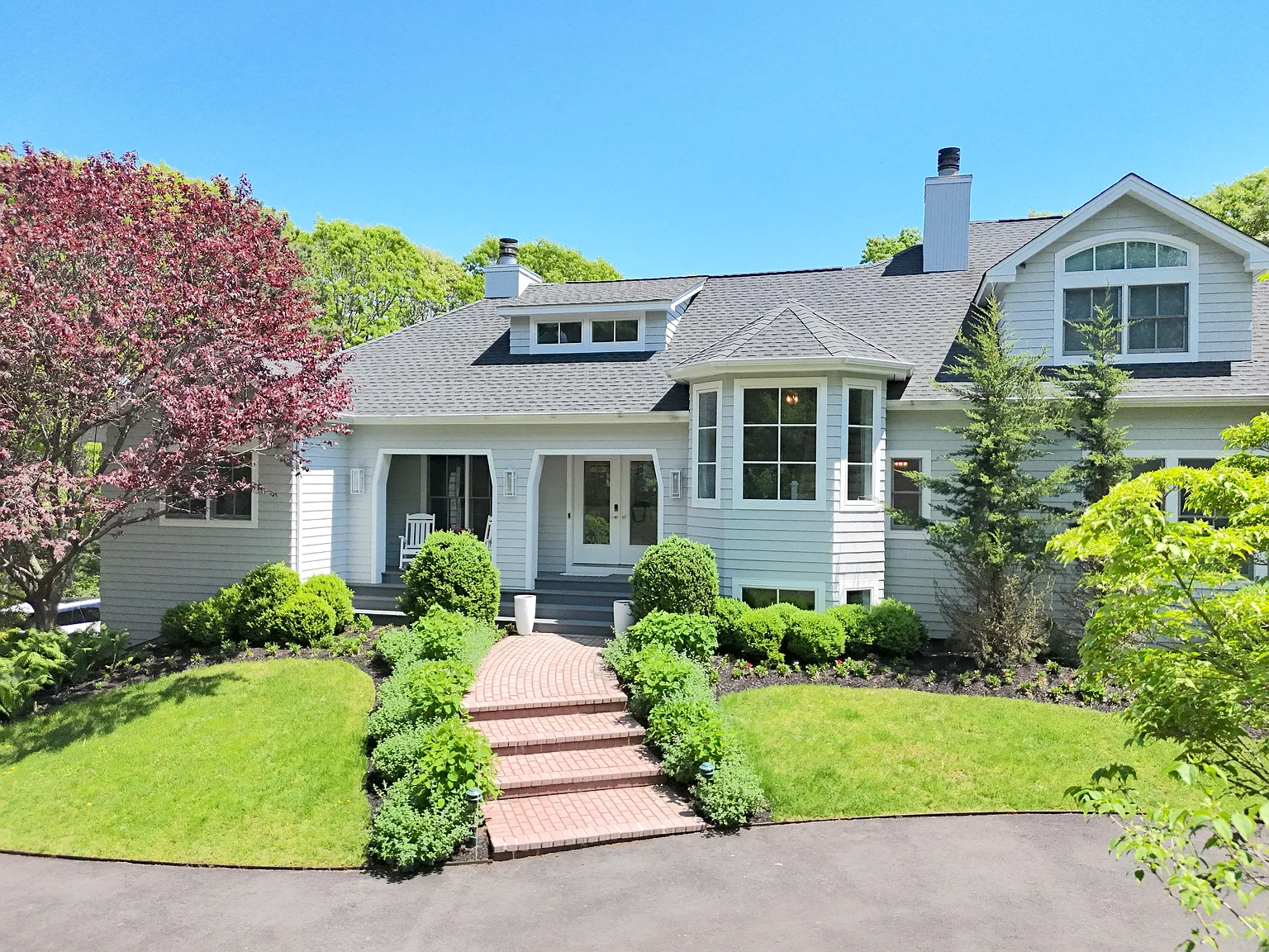 Sunkissed Gated Summer Retreat in the Hamptons — Photo 2