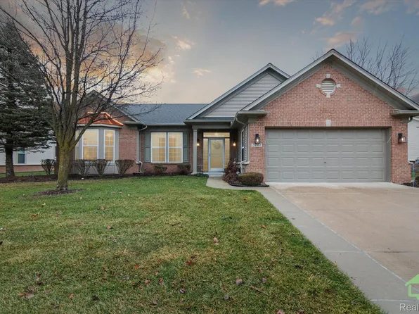 24965 Grand Traverse Ave, Brownstown, MI 48134