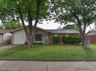 5019 Rock Point St, Wichita Falls, TX 76310