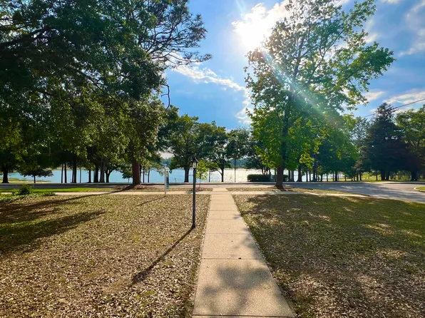 788 Circle Dr, Defuniak Springs, FL 32435