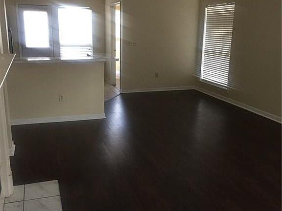 4th image of 3820 Carriage Oaks Dr