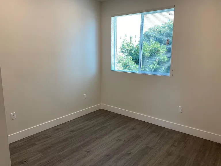 14116 Erwin St #1 — Photo 4
