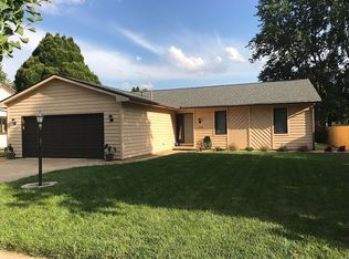 2703 Clayton Blvd, Champaign, IL 61822