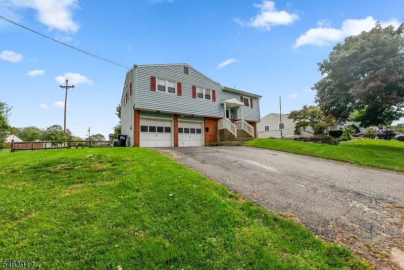 4 bed, 1.5 bath, $3,600 — Photo 4