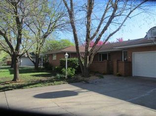 8 Jasper Ct, North Newton, KS 67117