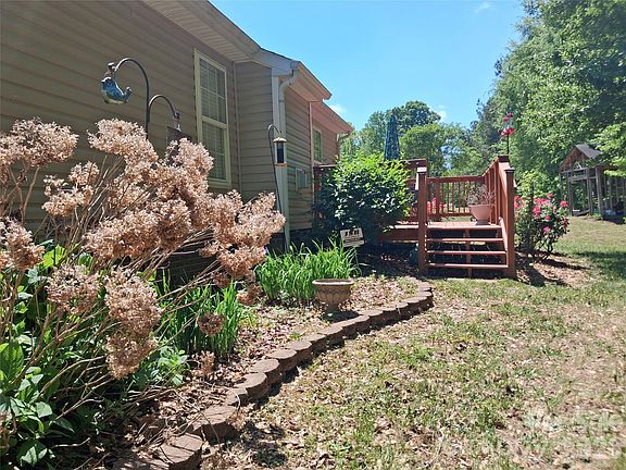 5th image of 207 Woodlynn Dr