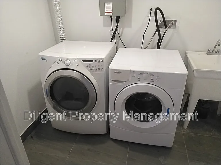 219 Stewart St #PROPERTY — Photo 12