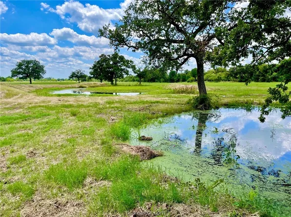 9004 Old Hwy, Calvert, TX 77837