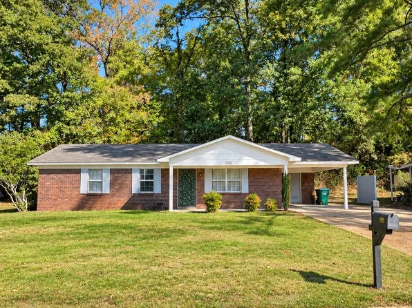1001 White Cir, Grenada, MS 38901
