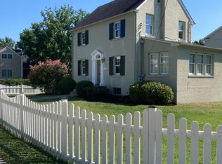 2408 N Buchanan St, Arlington, VA 22207