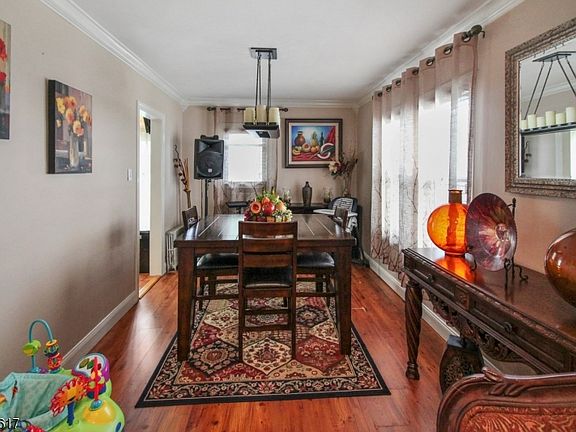 4th image of 179 Jerome Pl