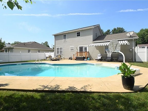 2nd image of 417 Pemberton Dr