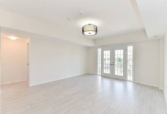 2nd image of 403 Westwood Dr #23