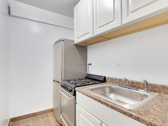 4th image of 1202 2nd Ave #5L