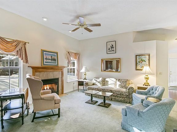 2nd image of 28 Parkland Ct
