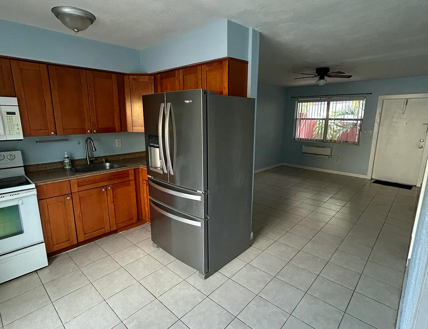 1 bed, 1.0 bath, 1501 sqft, $1,800 — Photo 1