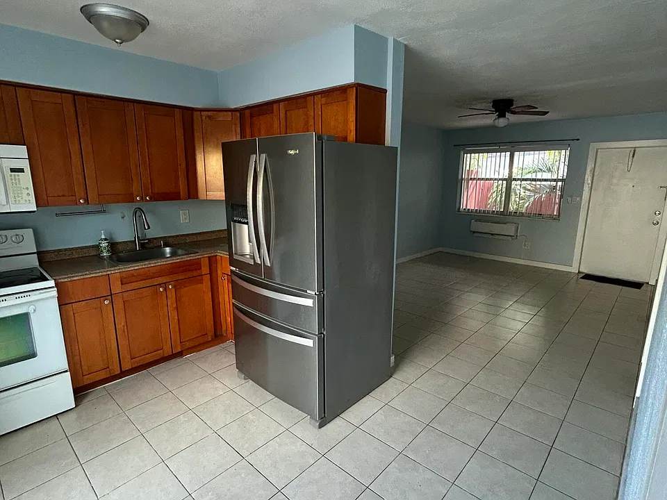 1410 NW 2nd Ave #A