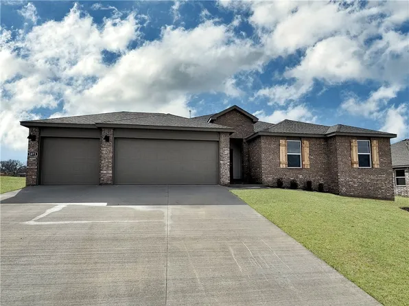 1071 Pebble Dr, Prairie Grove, AR 72753