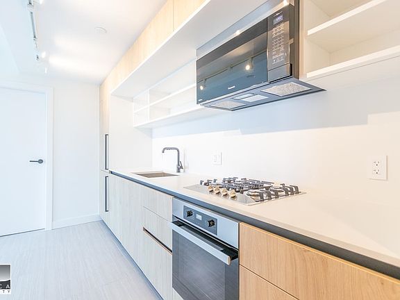 5th image of 5058 Joyce St #2907
