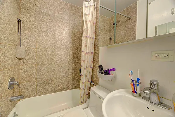 Rented by REAL New York | media 16
