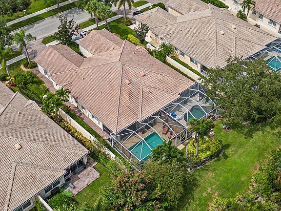 4th image of 8773 SE Retreat Drive