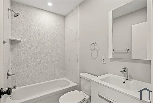 2220 N Franklin St #C — Photo 12